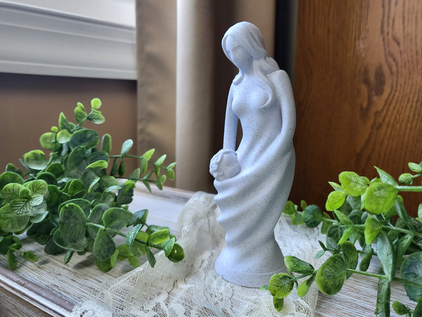 Mother and child 3D printed statue, mother's Day gift